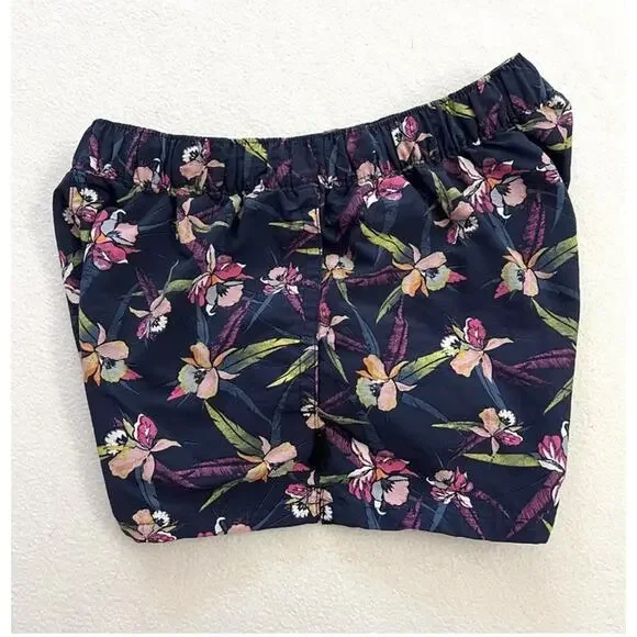 Patagonia Floral Women's Shorts - Navy and Pink - Picture 3 of 11